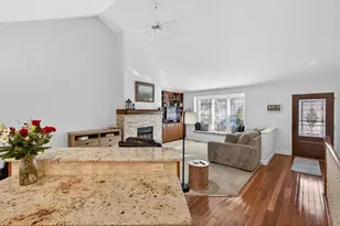 8336 Suffolk Dr, Chanhassen, MN 55317 - Photo 10