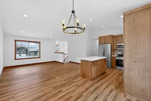 2163 Hadley Hills Dr NE, Rochester, MN 55906 - Photo 16