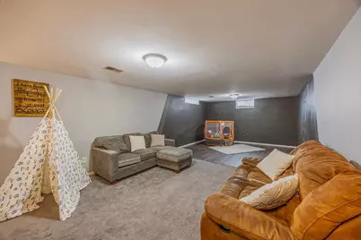 609 E 8th Street, Winthrop, MN 55396 - Photo 16