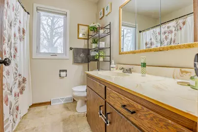 609 E 8th Street, Winthrop, MN 55396 - Photo 10