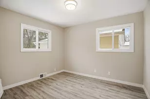1008 W 89th St, Bloomington, MN 55420 - Photo 8