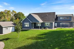 112 S Sunrise St, Hendricks, MN 56136 - Photo 4