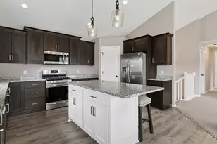 27671 Oxford Ln, Elko New Market, MN 55020 - Photo 2