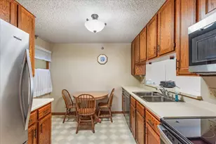 4035 Victoria St N, Shoreview, MN 55126 - Photo 4