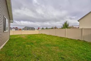 1343 Creekwood Dr, New Richmond, WI 54017 - Photo 52