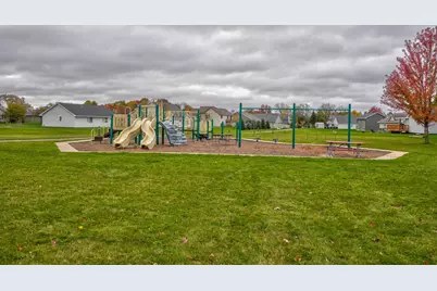 1343 Creekwood Drive, New Richmond, WI 54017 - Photo 8