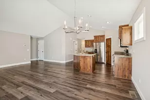 10105 Ewing Ln N, Brooklyn Park, MN 55443 - Photo 4