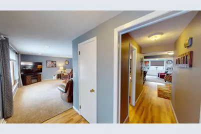 824 Minnie Maddern Street, Albert Lea, MN 56007 - Photo 2