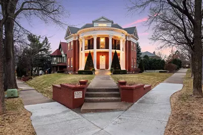 1203 Mount Curve Avenue, Minneapolis, MN 55403 - Photo 2