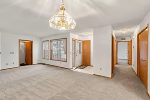 410 Sarazin St, Shakopee, MN 55379 - Photo 14