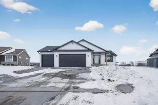 915 7th Ave, Wanamingo, MN 55983 - Photo 4