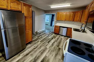 820 6th St SW, Pipestone, MN 56164 - Photo 8