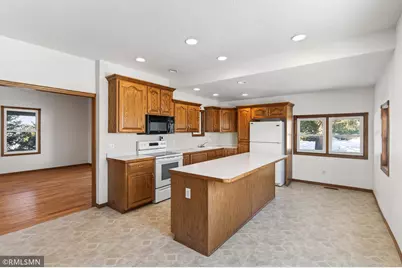 12199 Lesueur Avenue, Montgomery, MN 56069 - Photo 8