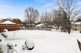 13445 73rd Pl N, Maple Grove, MN 55311 - Photo 2