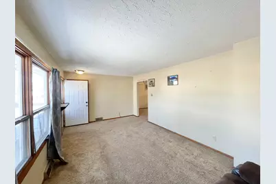 215 N Swain Street, Redwood Falls, MN 56283 - Photo 8