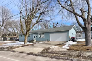 215 N Swain St, Redwood Falls, MN 56283 - Photo 28
