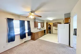 215 N Swain St, Redwood Falls, MN 56283 - Photo 10