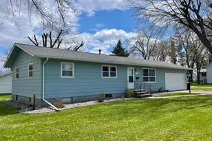 215 N Swain St, Redwood Falls, MN 56283 - Photo 1
