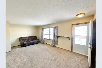 215 N Swain Street, Redwood Falls, MN 56283 - Photo 6