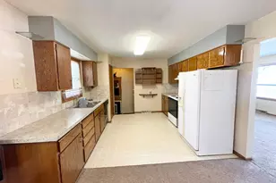 215 N Swain St, Redwood Falls, MN 56283 - Photo 12