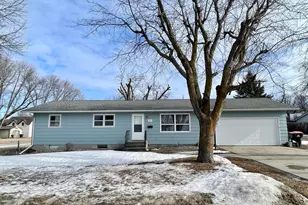 215 N Swain St, Redwood Falls, MN 56283 - Photo 2