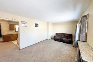 215 N Swain St, Redwood Falls, MN 56283 - Photo 4