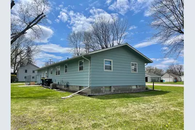 215 N Swain Street, Redwood Falls, MN 56283 - Photo 2