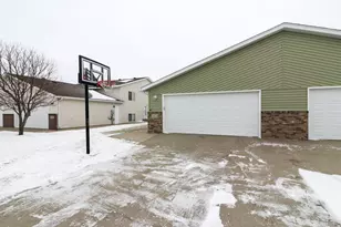 4812 51st Ave S, Fargo, ND 58104 - Photo 30