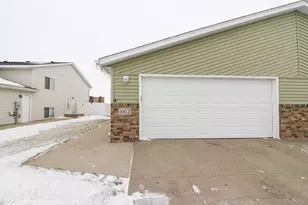 4812 51st Ave S, Fargo, ND 58104 - Photo 2