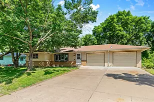 685 51st Ave NE, Columbia Heights, MN 55421 - Photo 2