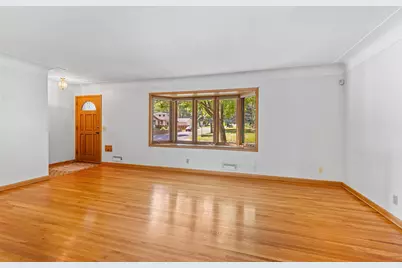 685 51st Avenue NE, Columbia Heights, MN 55421 - Photo 4