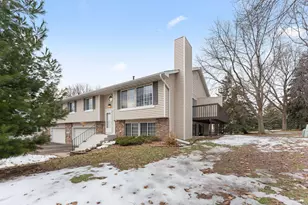 1216 Hilo Ave N, Oakdale, MN 55128 - Photo 2