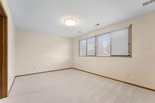 1216 Hilo Ave N, Oakdale, MN 55128 - Photo 24