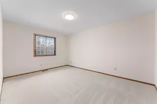 1216 Hilo Ave N, Oakdale, MN 55128 - Photo 20