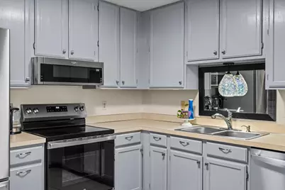 15630 26th Avenue N #B, Plymouth, MN 55447 - Photo 20