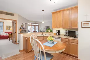 5225 Grandview Square, Edina, MN 55436 - Photo 6