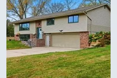 417 S Park Lane, Le Sueur, MN 56058 - Photo 2