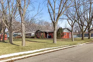 1104 Cheryl Ave, Marshall, MN 56258 - Photo 12