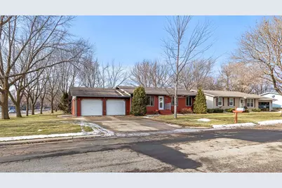 1104 Cheryl Avenue, Marshall, MN 56258 - Photo 2