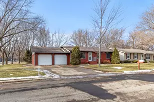 1104 Cheryl Ave, Marshall, MN 56258 - Photo 2