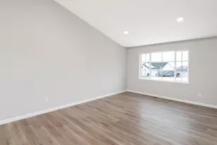 907 Emily Ct NE, Montgomery, MN 56069 - Photo 4