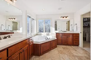 9176 Cold Stream Ln, Eden Prairie, MN 55347 - Photo 26