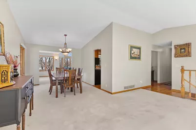 1887 Lakewood Drive N, Maplewood, MN 55109 - Photo 4