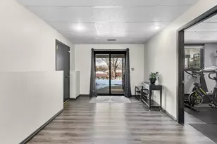 1887 Lakewood Dr N, Maplewood, MN 55109 - Photo 20