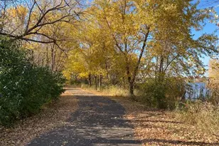 763 Lake Ridge Dr, Woodbury, MN 55129 - Photo 38