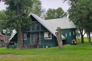 2517 East Ave, Worthington, MN 56187 - Photo 2