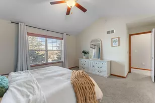 3262 Oak View Dr, Woodbury, MN 55129 - Photo 24