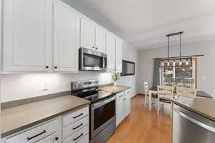 3262 Oak View Dr, Woodbury, MN 55129 - Photo 10