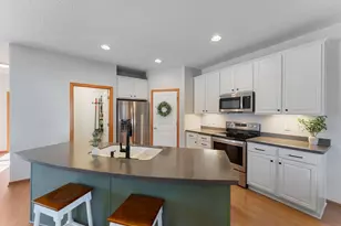 3262 Oak View Dr, Woodbury, MN 55129 - Photo 12