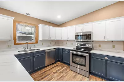 402 25th Street SW, Rochester, MN 55902 - Photo 4